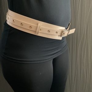 NEW. New York & Co. stylish leather belt size large NEW